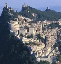 DESCOPERA LUMEA - San Marino Mica republica San Marino este o - Cum va mai distratzi fratzilor?