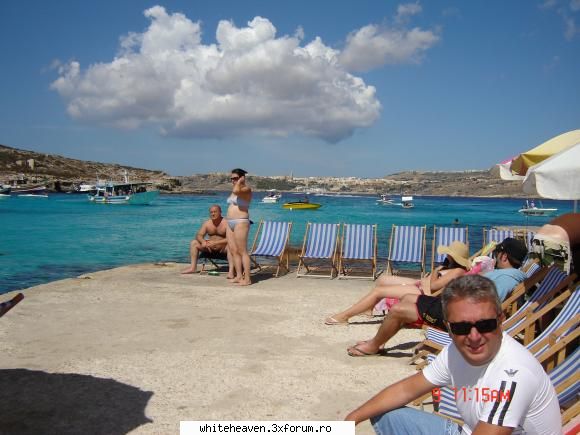 DESTINATII - un turist obosit pe marginea nu mai putin - CE FACEM IN TIMPUL LIBER?