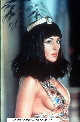 TIPOLOGII FEMININE\TIPOLOGII MASCULINE - Monica Bellucci - un omagiu adus feminitatii - CURIER DE AMBELE SEXE